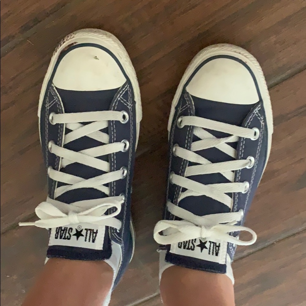 Size 4 all star converse sneaker tennis shoes
